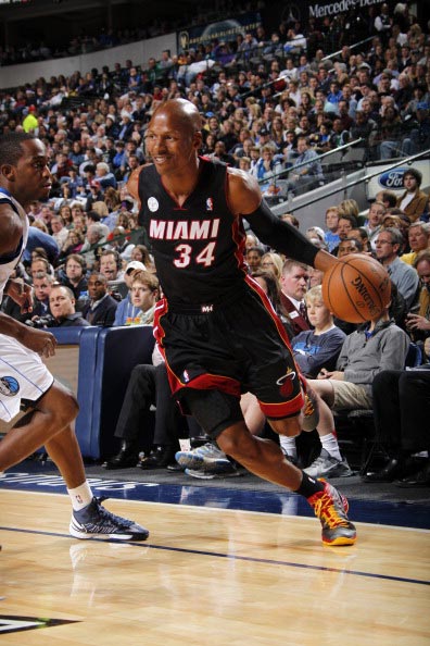 后防线的稳 后防线的稳